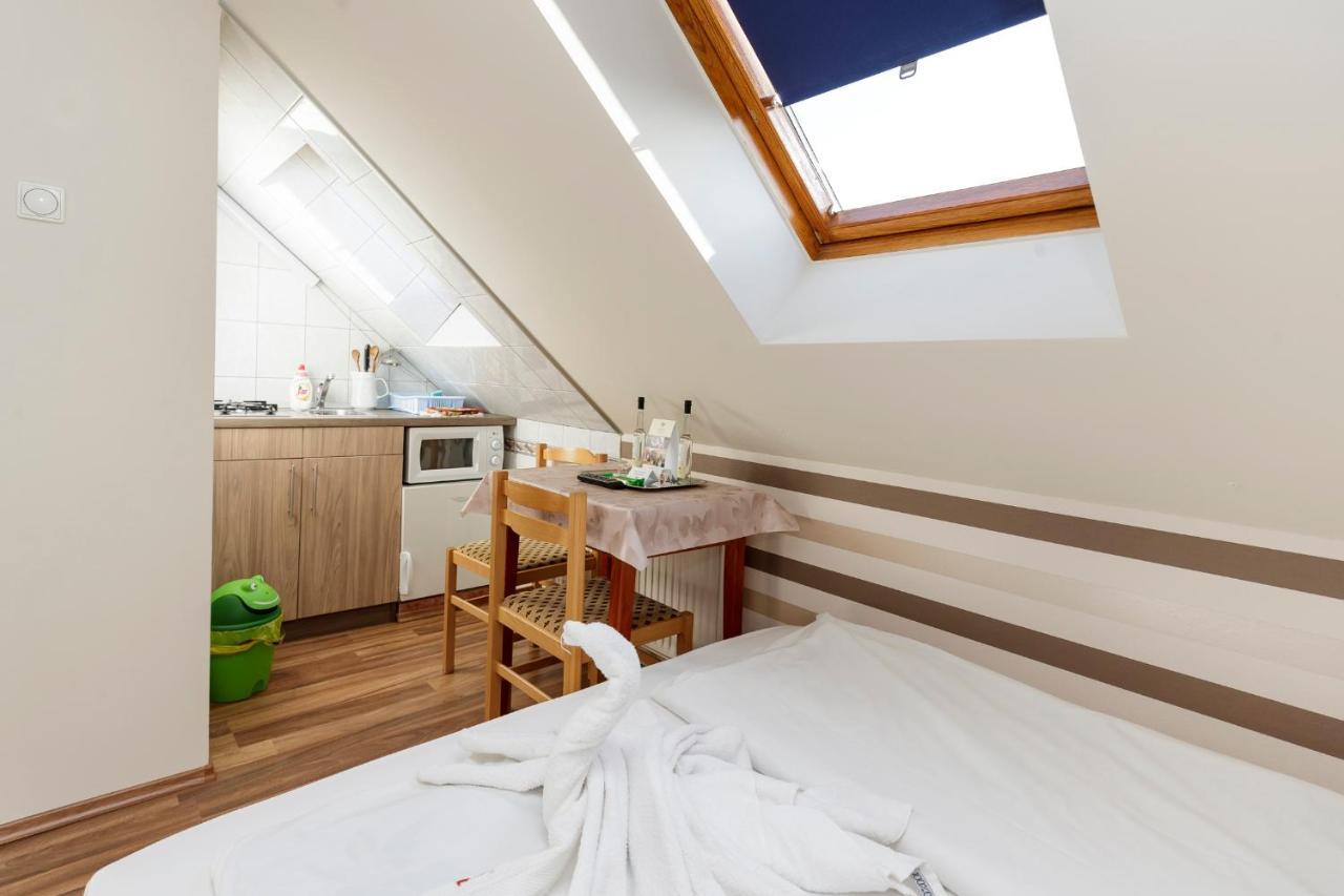 Almafa Apartmanhaz Eger Eksteriør billede