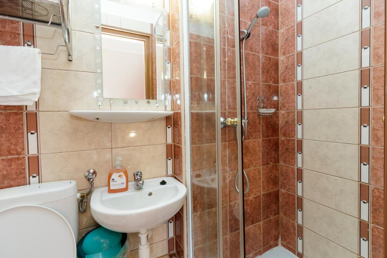 Almafa Apartmanhaz Eger Eksteriør billede